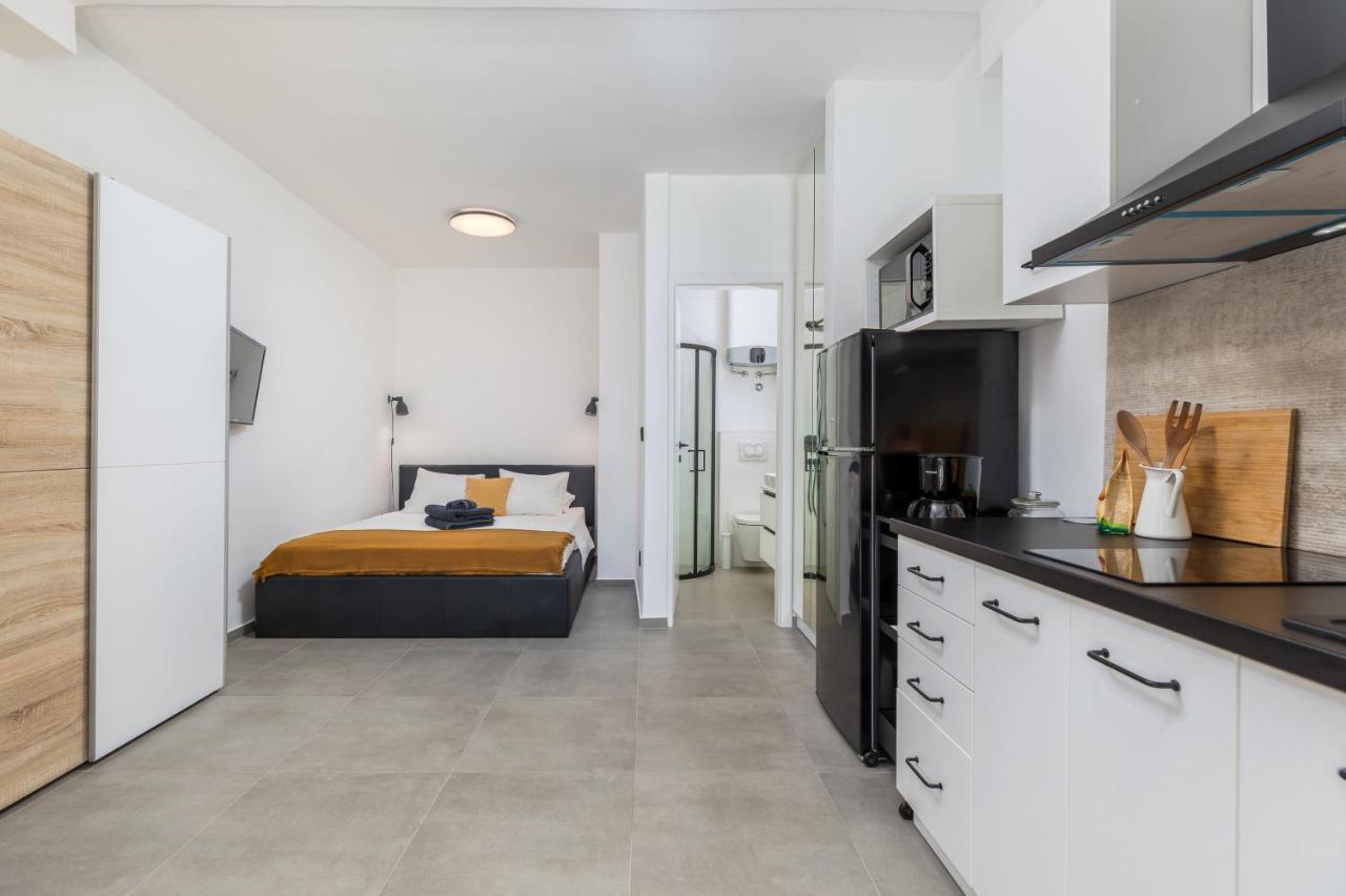 3 Minutes From The Beach: Lovely Studio Apartment Pula Extérieur photo