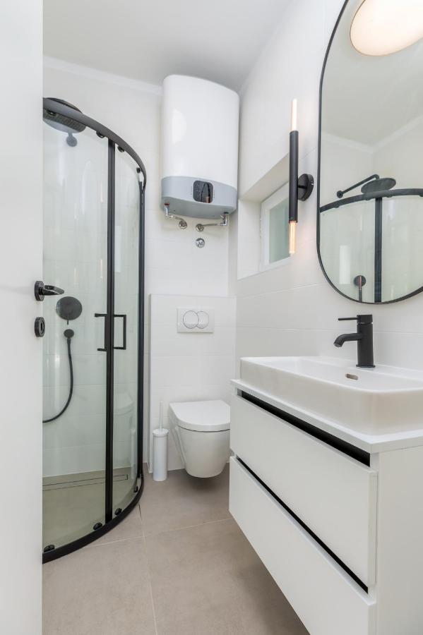 3 Minutes From The Beach: Lovely Studio Apartment Pula Extérieur photo