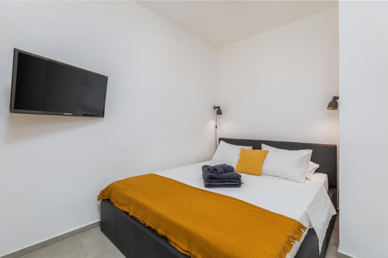 3 Minutes From The Beach: Lovely Studio Apartment Pula Extérieur photo